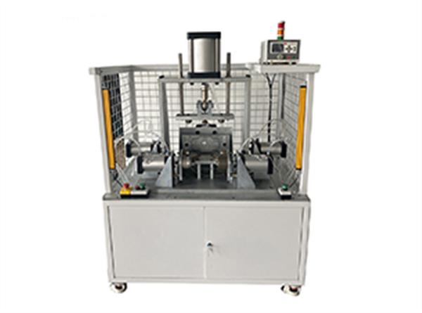 發(fā)動機(jī)上蓋密封性測試臺